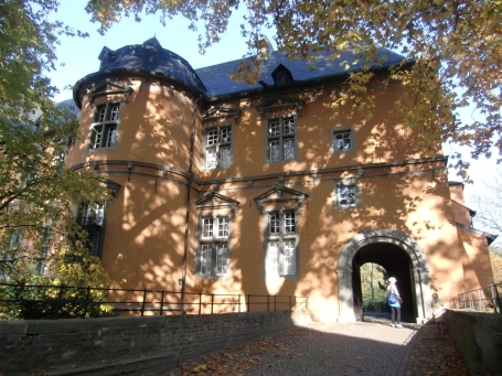 Mönchengladbach-Rheydt : Schlossstraße, Schloss Rheydt, Herrenhaus ( Südseite )